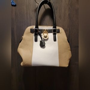 Charming shoulder bag